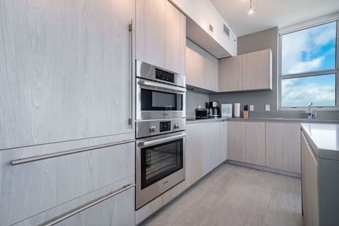 Condo, 2 Bedrooms | Private kitchen | Fridge, oven, stovetop, coffee/tea maker