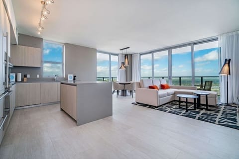 Condo, 2 Bedrooms | Private kitchen | Fridge, oven, stovetop, coffee/tea maker