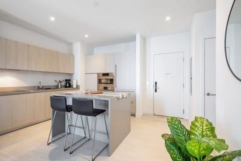 Condo, 2 Bedrooms | Private kitchen | Fridge, oven, coffee/tea maker