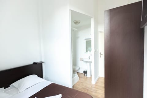 Classic Double Room, Ensuite, City View | Free WiFi