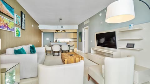 Ocean front 2 bed 15th floor Hollywood Miami (4754)