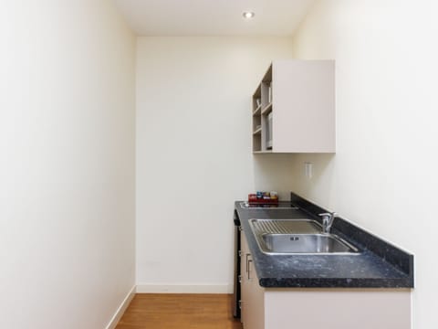 Standard Suite, 1 Bedroom, Non Smoking, Kitchenette | Private kitchenette | Fridge, microwave, stovetop, coffee/tea maker