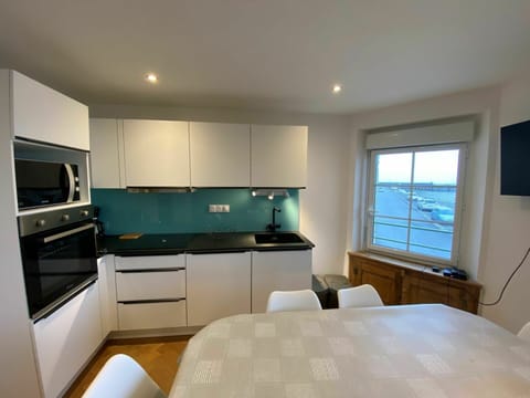 Cabinetry, Property, Furniture, Window, Countertop, Tap, Azure, Comfort, Wood, Couch