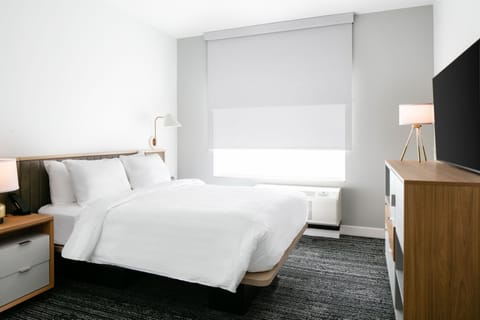 Suite, 1 Bedroom | Desk, laptop workspace, blackout drapes, soundproofing