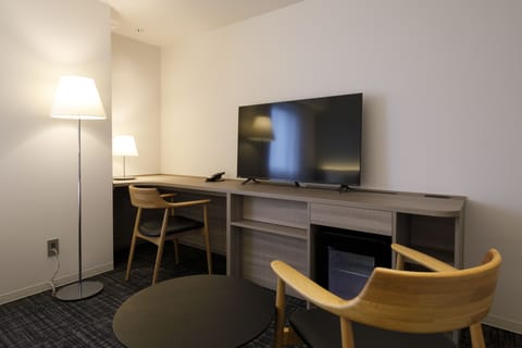 Superior Twin Room | In-room safe, laptop workspace, blackout drapes, free WiFi