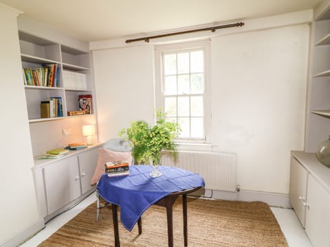 Cottage | 4 bedrooms, individually decorated, individually furnished, free WiFi