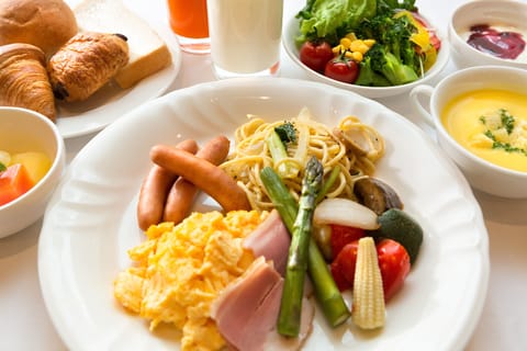 Daily buffet breakfast (JPY 1800.00 per person)