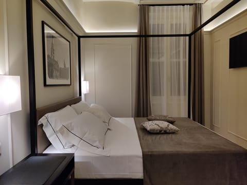 Luxury Room | Premium bedding, memory foam beds, in-room safe, desk