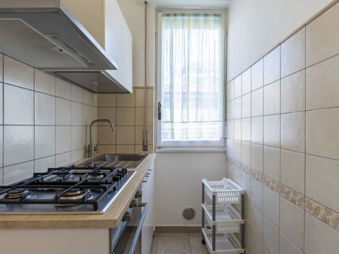 Building, Gas Stove, Cooktop, Kitchen Stove, Kitchen Appliance, Interior Design, Kitchen, Window, Stove, Wood