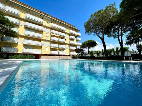 Apartment, 1 Bedroom, Balcony, City View | Pool | Outdoor pool