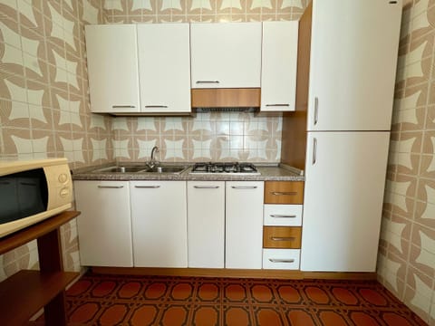 Apartment, 1 Bedroom, Balcony, City View | Interior