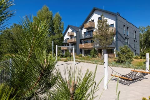 Enjoy easy access to the city's attractions from this well-located building. 