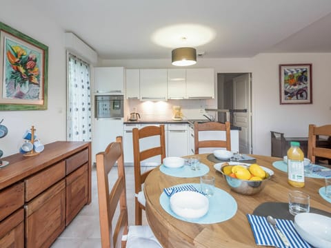 Table, Furniture, Property, Cabinetry, Picture Frame, Blue, Tableware, Azure, Wood, Interior Design