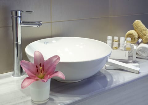 Executive Suite, Sea View | Bathroom sink