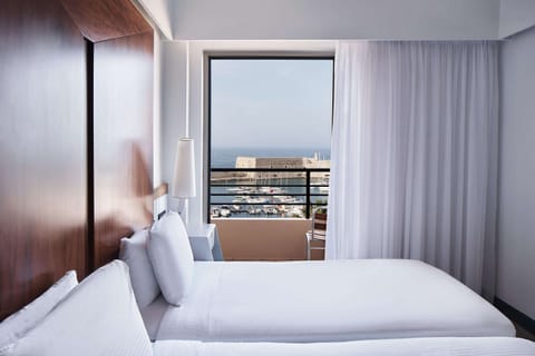 Superior Room, Sea View | Minibar, in-room safe, laptop workspace, soundproofing