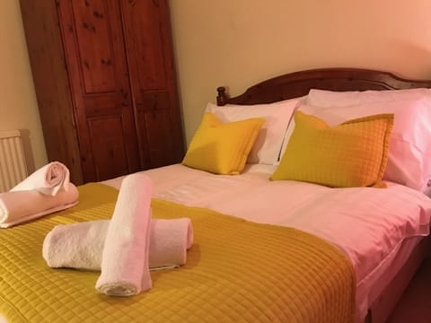 Standard Double Room | Iron/ironing board, free WiFi, bed sheets