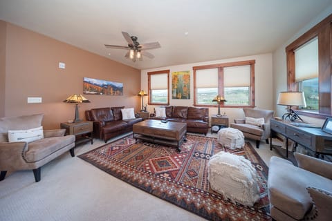 SWP Cozens Pointe I201 living area
