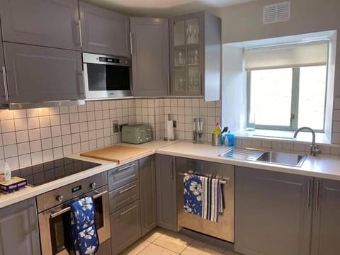 Ikea Kitchen with integrated Microwave & Dishwasher