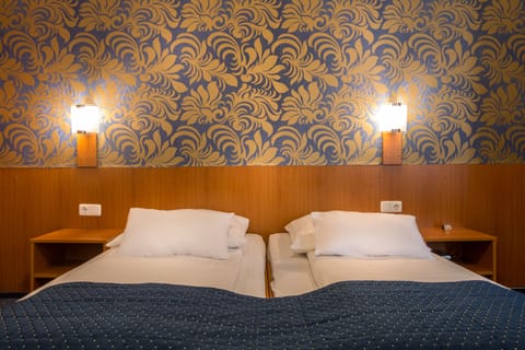 Double Room | Premium bedding, pillowtop beds, minibar, in-room safe