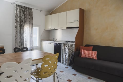 Apartment, 1 Bedroom, Kitchen | Private kitchen