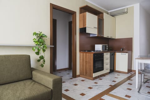 Apartment, 1 Bedroom, Kitchen | Private kitchen