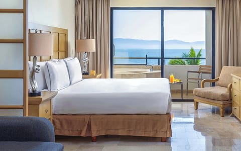 Premium Suite, 1 Bedroom, Ocean View | Free minibar, in-room safe, individually furnished, blackout drapes