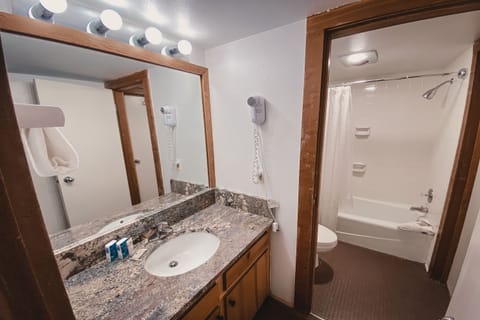 Deluxe Condo, 2 Bedrooms, Pool Access, Lake View (Decatur 1804) | Bathroom | Combined shower/tub, hair dryer, towels, soap