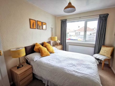 Cottage | 2 bedrooms, iron/ironing board, free WiFi, bed sheets