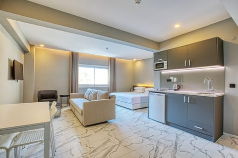 Superior Studio, Private Bathroom, Pool View | Premium bedding, minibar, soundproofing, iron/ironing board