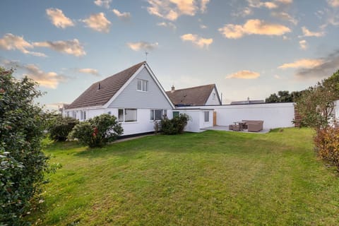 Spring Tide - Back garden