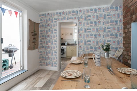 Family House, Private Bathroom, Courtyard View | Shared kitchen | Highchair