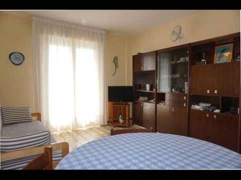 Apartment, 1 Bedroom, Balcony, Pool View | Room amenity