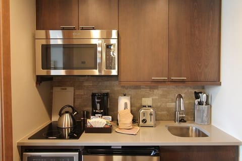 Breckenridge Grand Lodge on Peak 8 Suite kitchenette