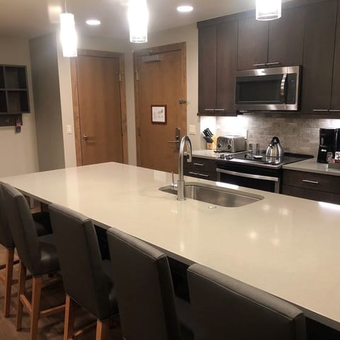Breckenridge Grand Lodge on Peak 8 Master kitchen and dining island