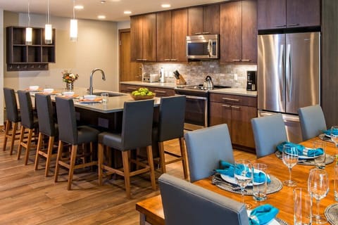 Breckenridge Grand Lodge on Peak 8 Master kitchen and dining