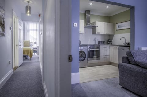 Flint House - 2 Bedroom Apartment - Tenby (5200)