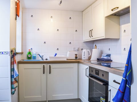 Kitchen | Needle Cottage, Cullen