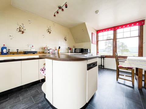 Kitchen | Fourpenny Cottage - Fourpenny Cottages, Skelbo, near Dornoch