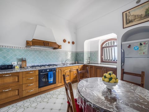 Panoramic Villa | Private kitchen | Fridge, oven, stovetop, cookware/dishes/utensils