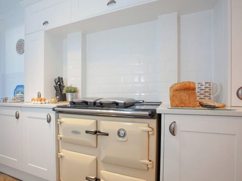 Kitchen | Bian Bosdinek, Mevagissey