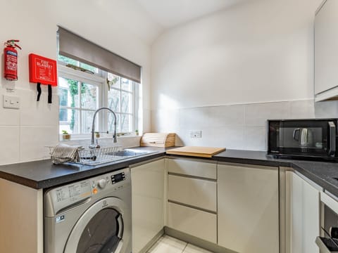 Kitchen | 3a Edinburgh Villas - Edinburgh Villas, Torquay