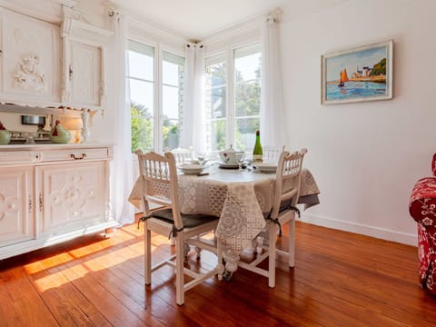 Property, Furniture, Cabinetry, Chair, Table, Wood, Interior Design, Floor, Window, Flooring