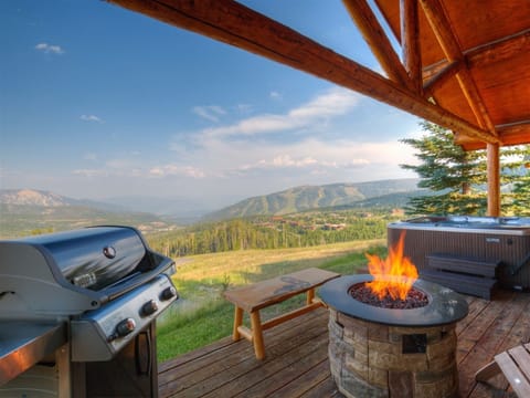 Spectacular views from front porch w/firepit, hot tub & gas grill.