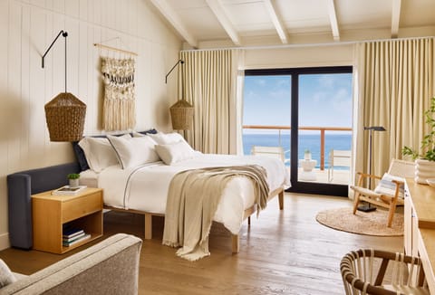 Ocean View King | Premium bedding, in-room safe, iron/ironing board, free rollaway beds