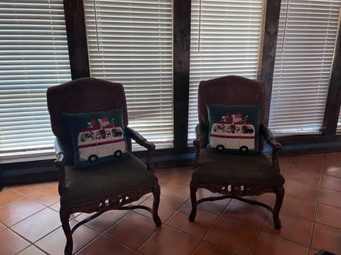 Christmas Decoration from November 18-January 5th