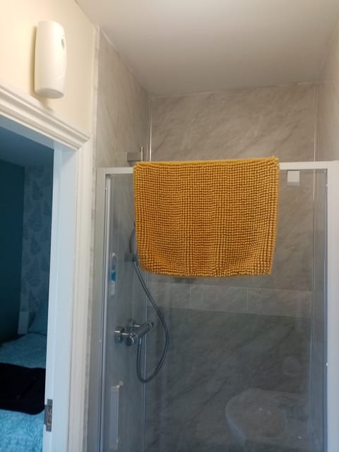 Double Room, Ensuite (2Bee) | Egyptian cotton sheets, down comforters, memory foam beds