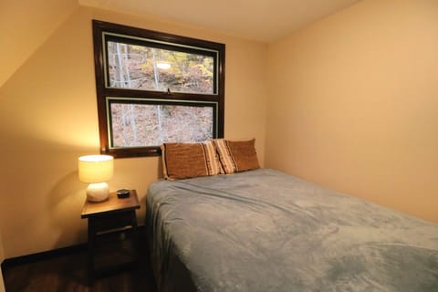 Bedroom #3 - Queen Bed