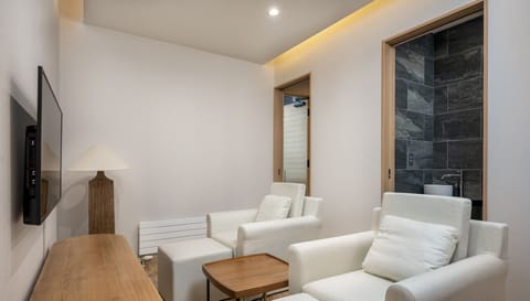 Villa | Living area | Flat-screen TV, Netflix, streaming services