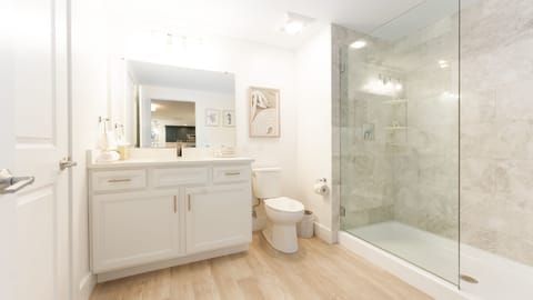 Premium Condo, 1 Bedroom, Balcony, Ocean View | Bathroom | Free toiletries, hair dryer, towels, soap
