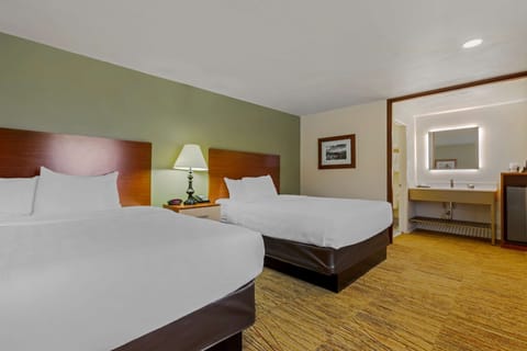 Premium bedding, pillowtop beds, in-room safe, laptop workspace